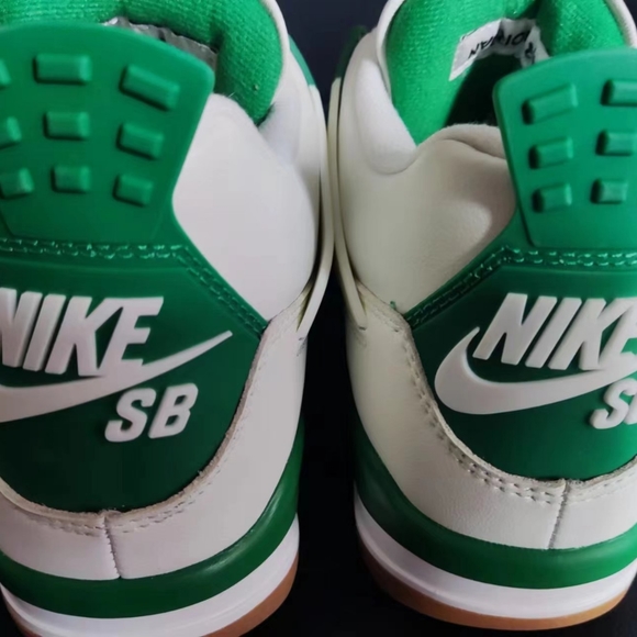 Nike SB x Air Jordan 4 Retro  Green - Picture 3 of 5